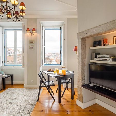 Bright Tailor Made Apartment By The Castle Lisbon Exterior photo